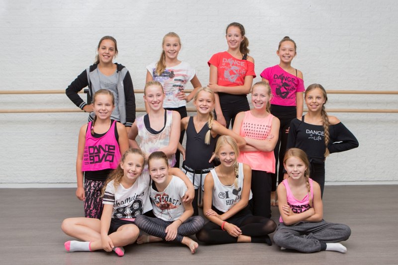 087 Modern Dinsdag 18.15 uur Naaldwijk.jpg